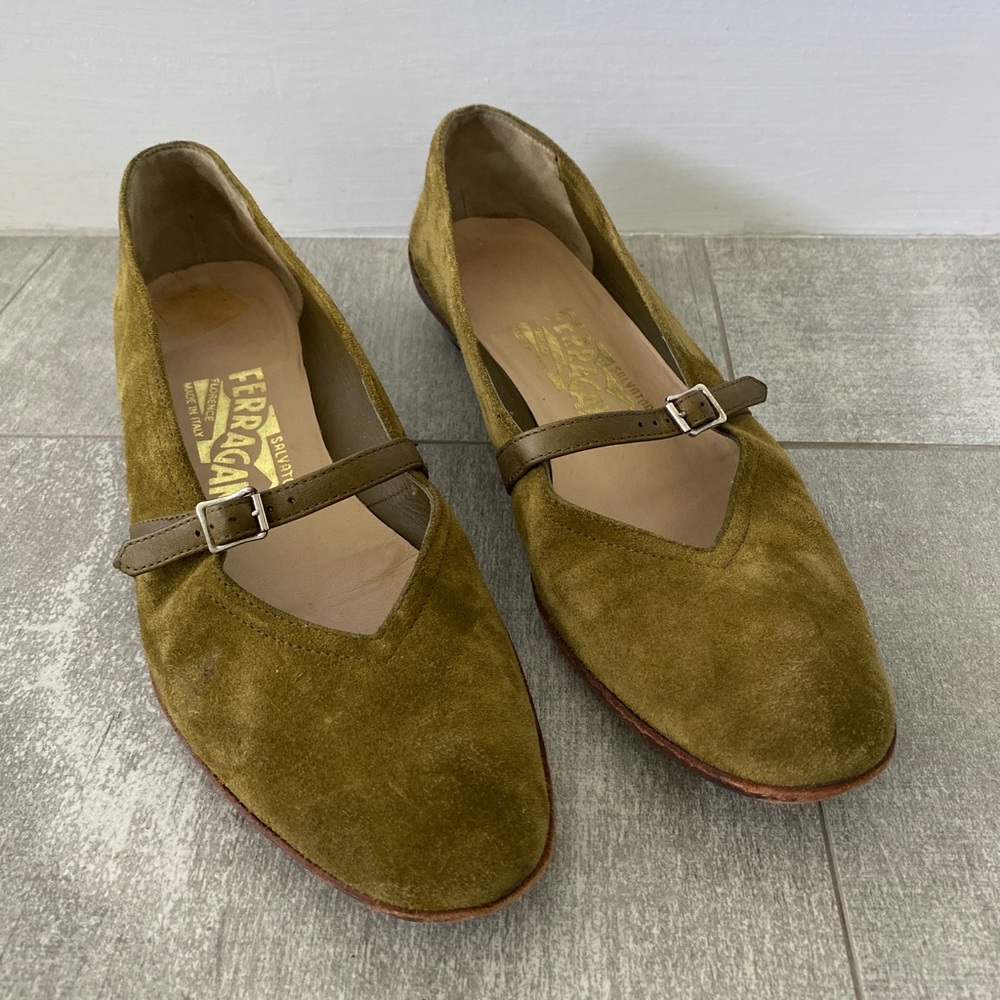 Green Suede Ferragamo flats 6.5 2A